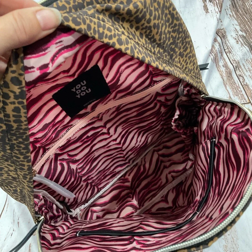 NWOT STELLA & DOT LADY BOSS TWO‎ IN ONE CHEETAH PRINT SHOULDER BAG BACKPACK